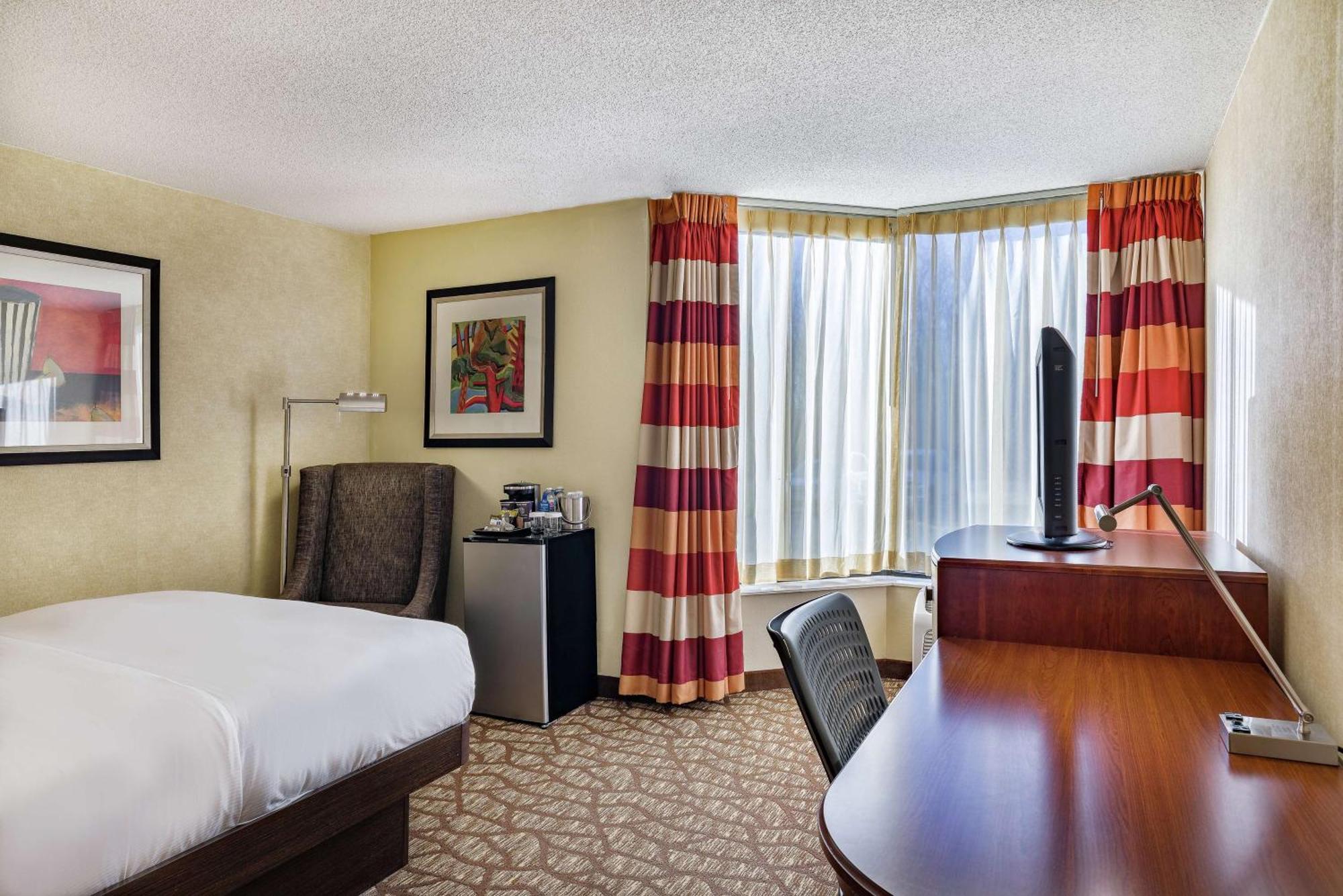 Doubletree By Hilton Johnson City Buitenkant foto